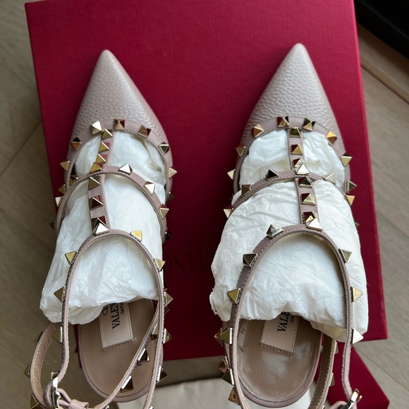 Authentic Valentino rockstud heels with original package included - Picture 7 of 12